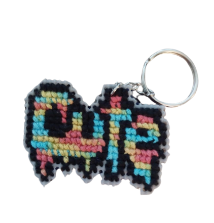 Porte-clés en points de croix Mot CUTE